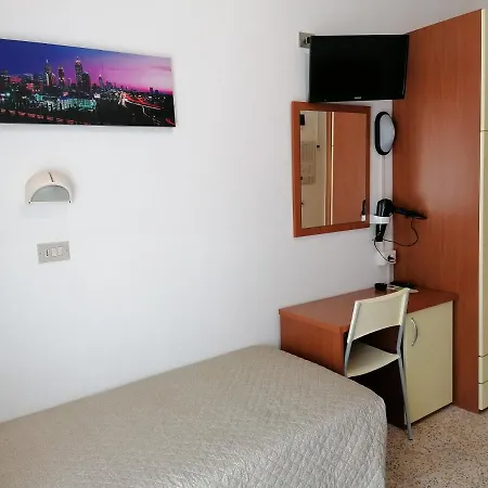 Arno Hotel