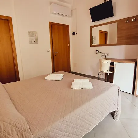 Arno Hotel