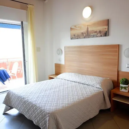 Hotel Arno 3*