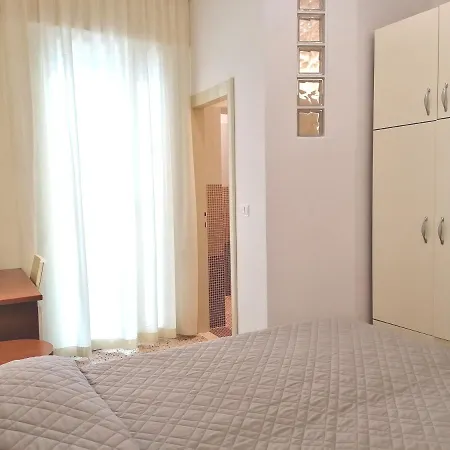 Arno Hotel 3*