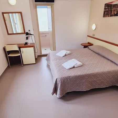 Hotel Arno 3*