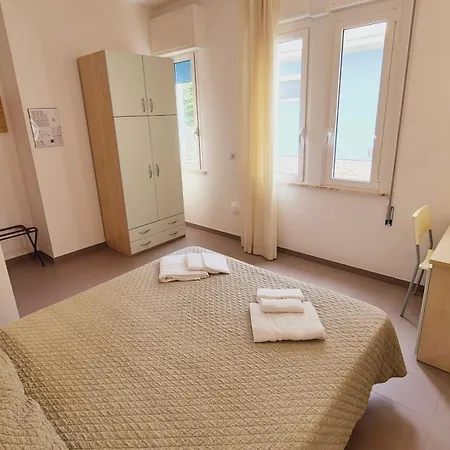 Arno Hotel