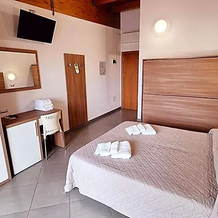 Arno Hotel