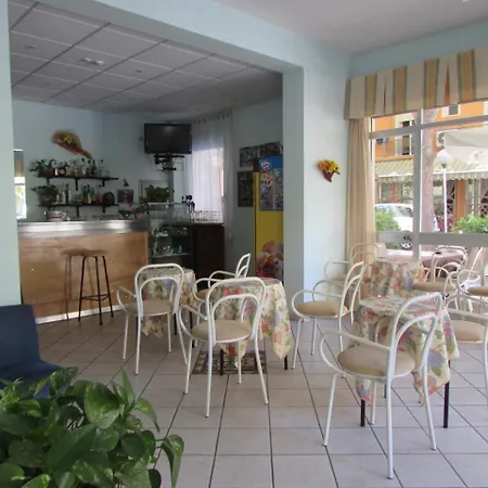Arno Hotel